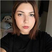 Profesora titulada en Bachillerato con ganas de enseñar y que imparte clases de manera telemática y presencial.